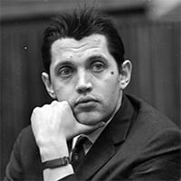 Роберт Рождественский