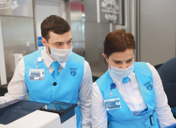 Немедики в медицине: опыт Москвы