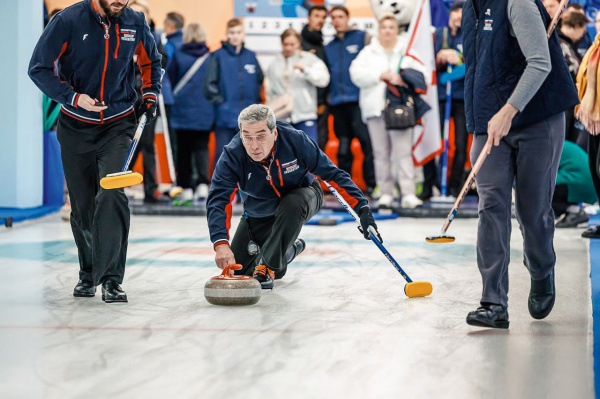 Турнир по кёрлингу