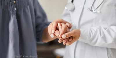 Чаще спрашивают у Яндекса, но больше доверяют медработникам