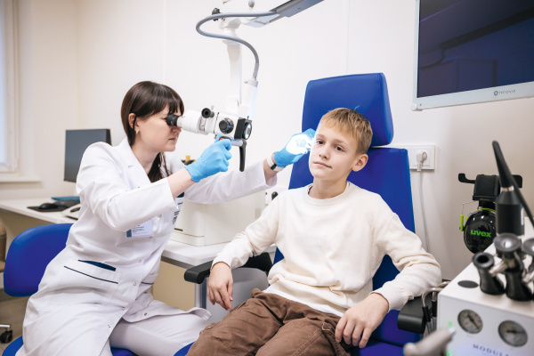 Нарушения слуха у ребёнка: что нужно знать родителям