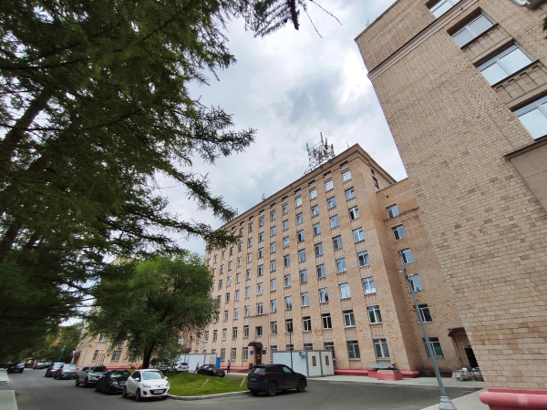 Сотрудникам 2-го отделения реанимации и интенсивной терапии Городской клинической больницы имени В. П. Демихова 