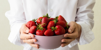 Заведующая оргметодотделом по диетологии рассказала, как правильно мыть клубнику перед едой