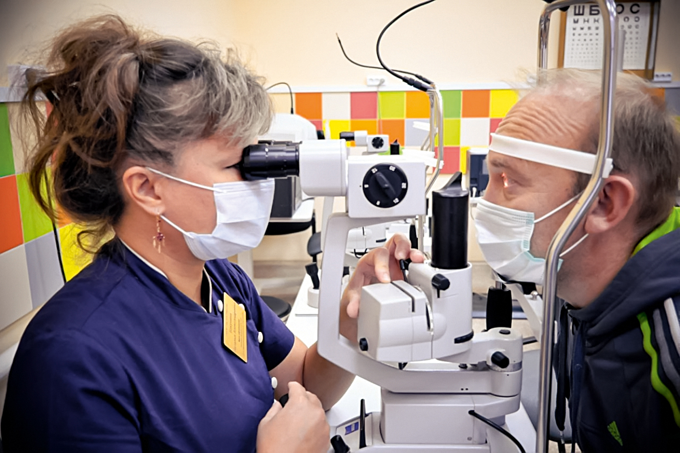 Глаза в глаза