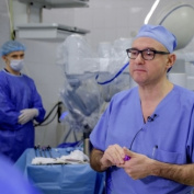 Популярная урология: роботы-хирурги