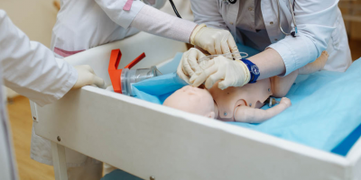 Обучение неонатологов в симуляционном центре