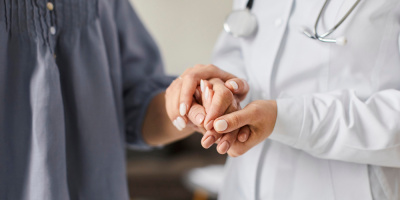 Чаще спрашивают у Яндекса, но больше доверяют медработникам