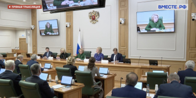 Валентина Матвиенко предложила премировать врачей